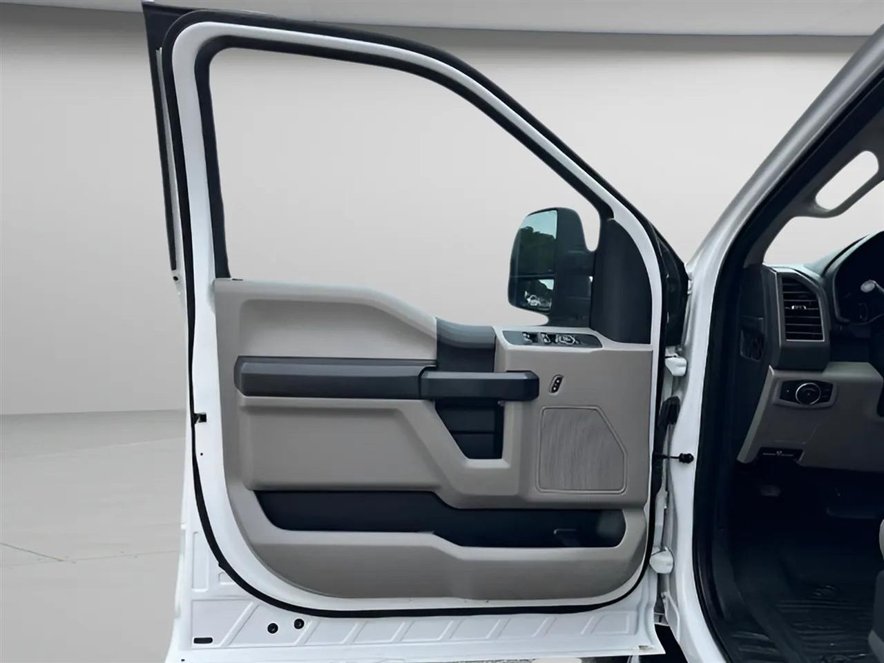 Ford Super Duty F-250 SRW XL 4WD Crew Cab 6.75' Box 2019