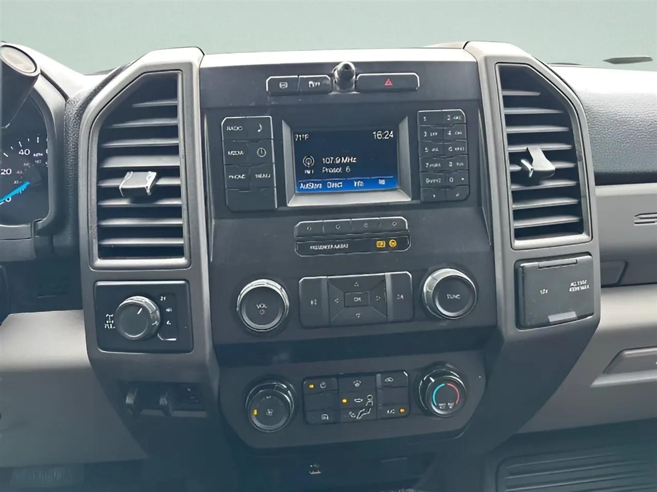 Ford Super Duty F-250 SRW XL 4WD Crew Cab 6.75' Box 2019