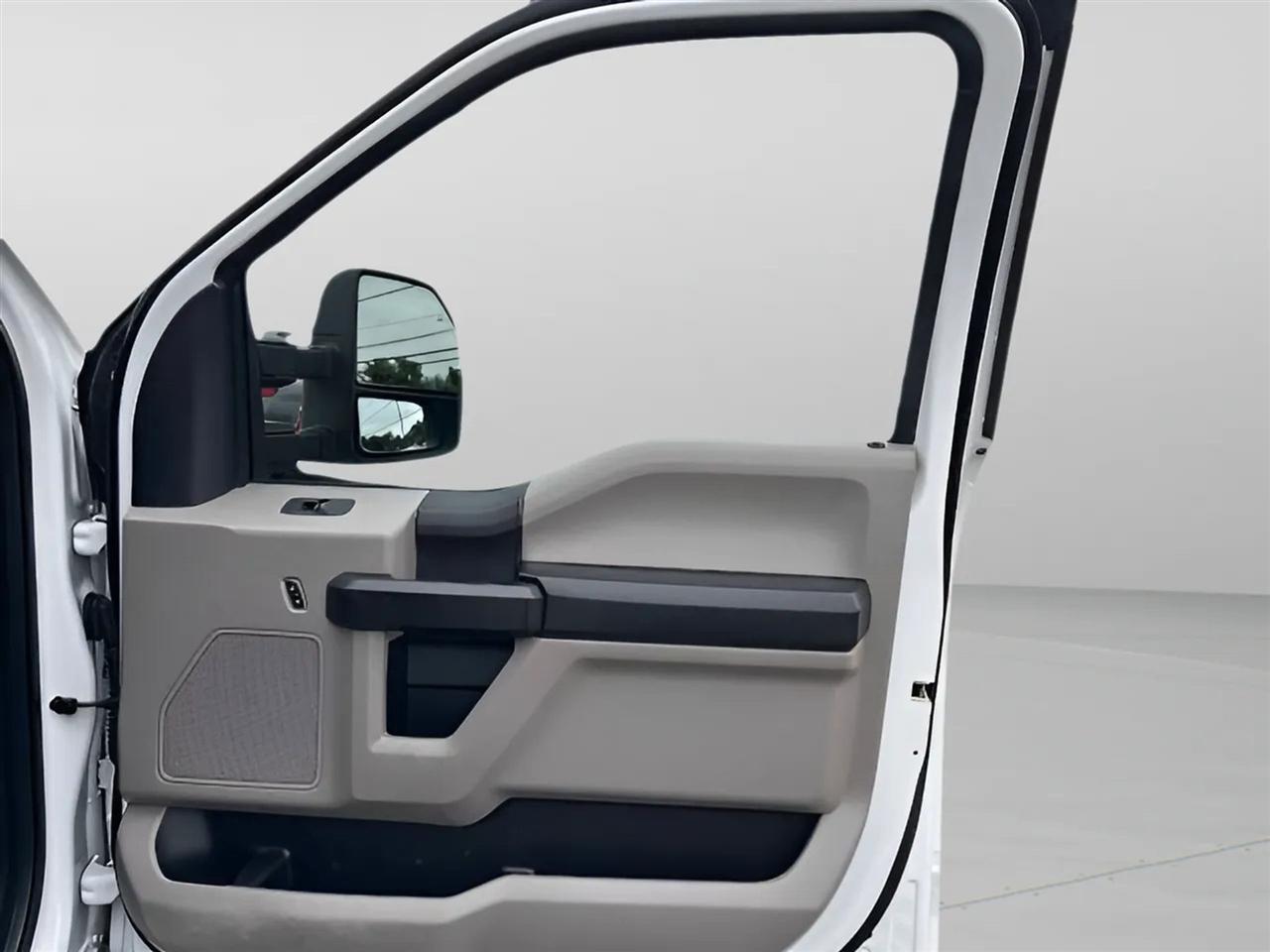 Ford Super Duty F-250 SRW XL 4WD Crew Cab 6.75' Box 2019