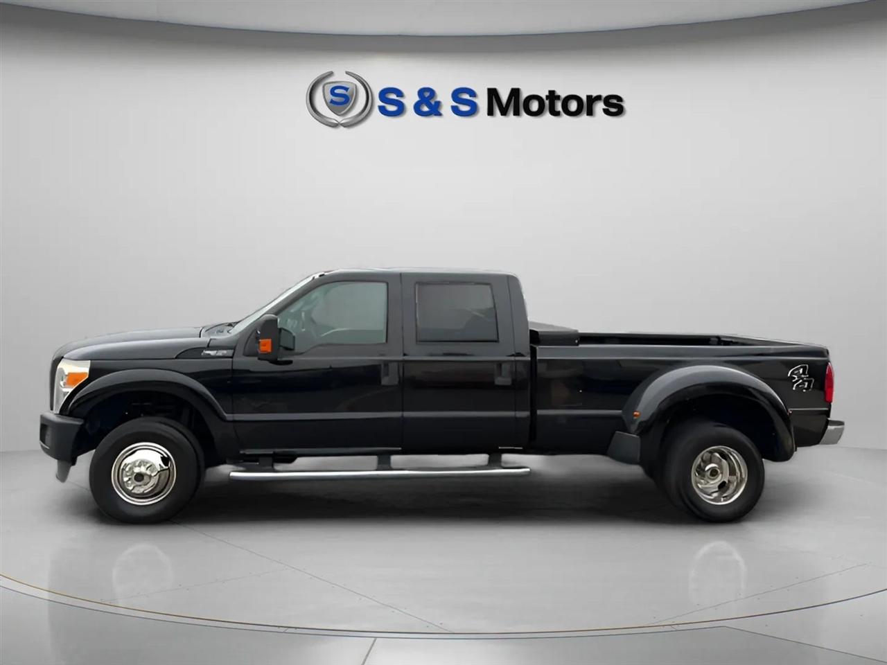 Ford Super Duty F-350 DRW 4WD Crew Cab 172" Lariat 2015