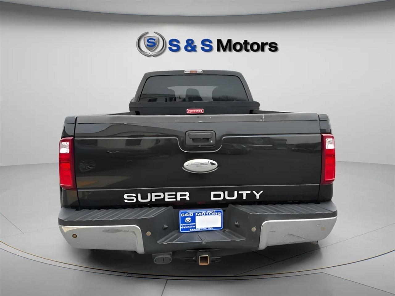 Ford Super Duty F-350 DRW 4WD Crew Cab 172" Lariat 2015