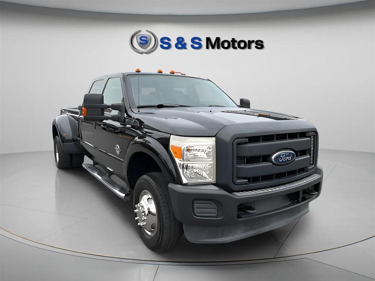 Ford Super Duty F-350 DRW 4WD Crew Cab 172" Lariat 2015