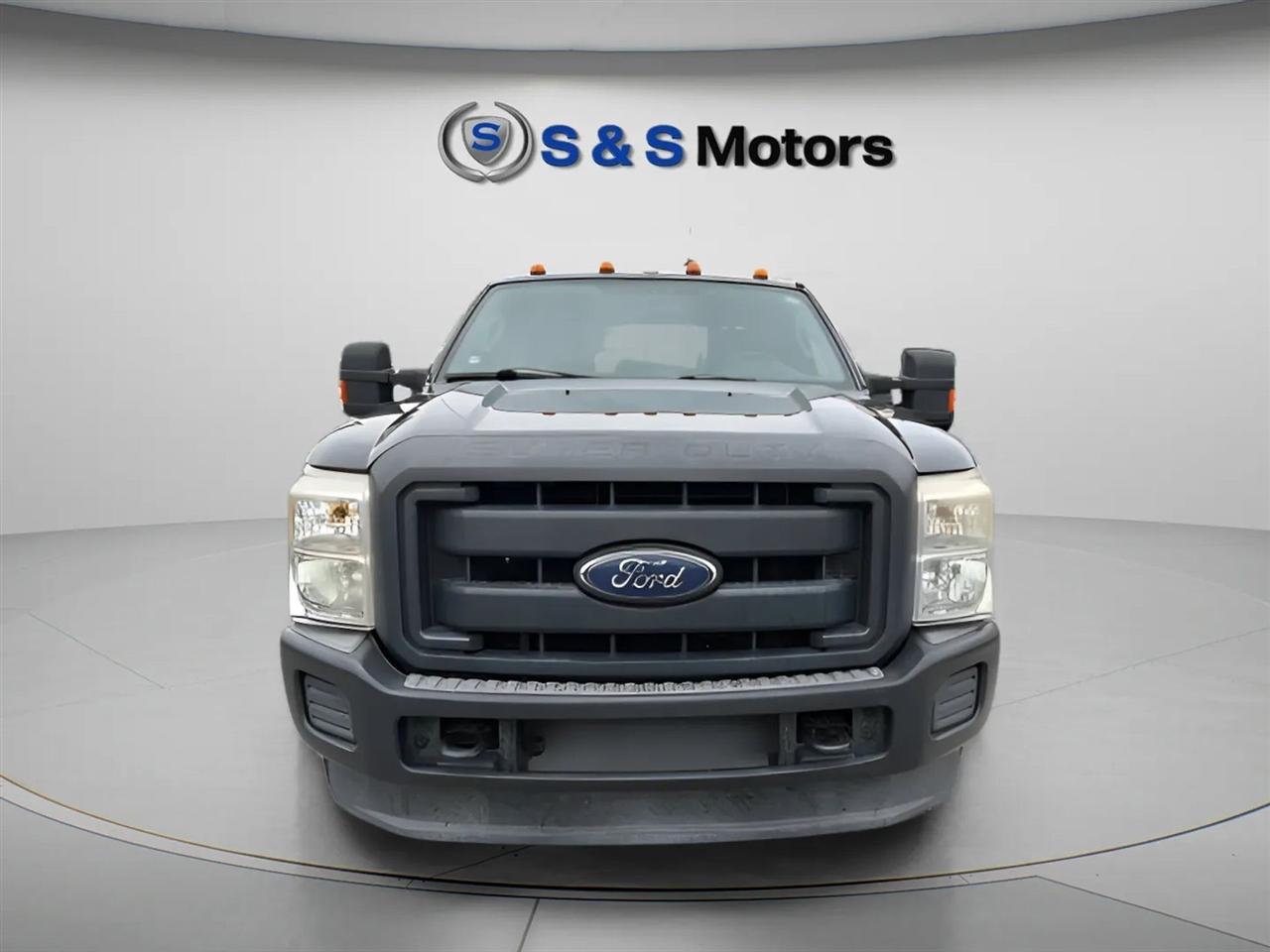 Ford Super Duty F-350 DRW 4WD Crew Cab 172" Lariat 2015