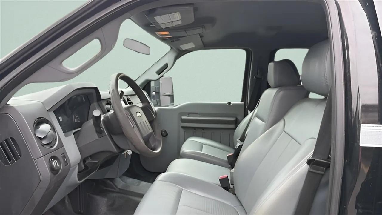 Ford Super Duty F-350 DRW 4WD Crew Cab 172" Lariat 2015