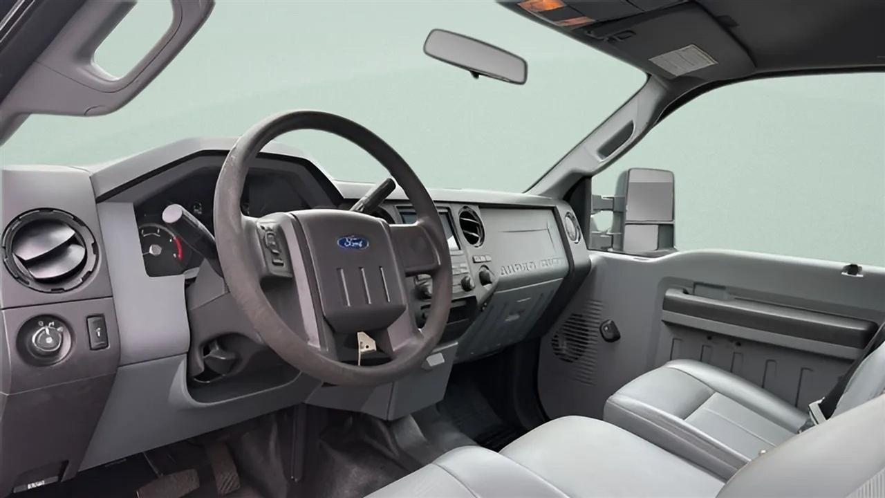 Ford Super Duty F-350 DRW 4WD Crew Cab 172" Lariat 2015