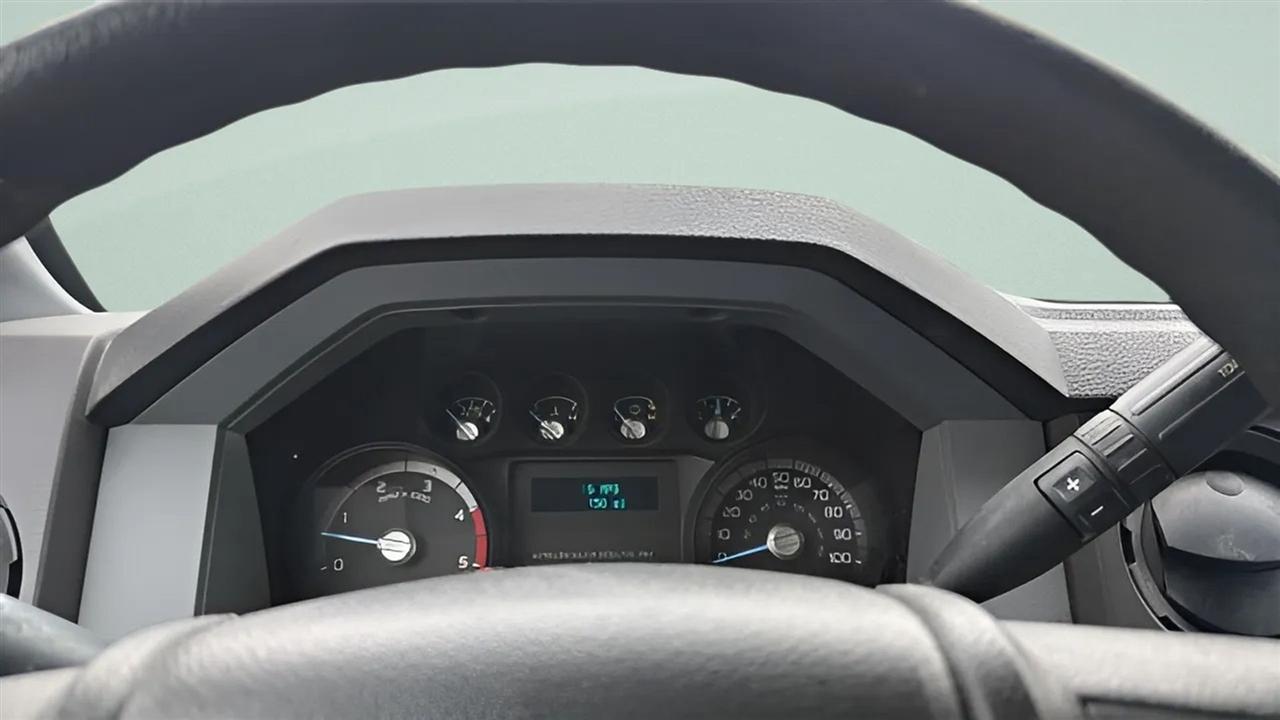 Ford Super Duty F-350 DRW 4WD Crew Cab 172" Lariat 2015