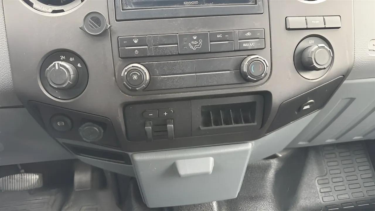 Ford Super Duty F-350 DRW 4WD Crew Cab 172" Lariat 2015