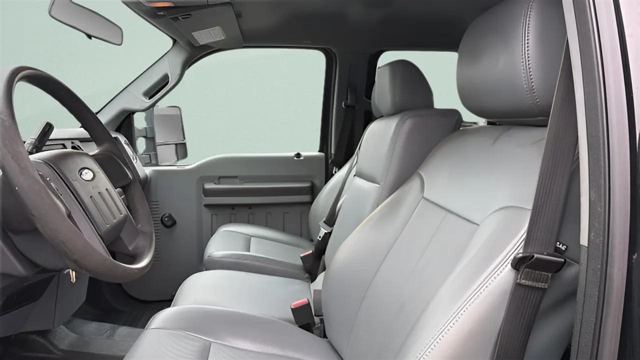 Ford Super Duty F-350 DRW 4WD Crew Cab 172" Lariat 2015