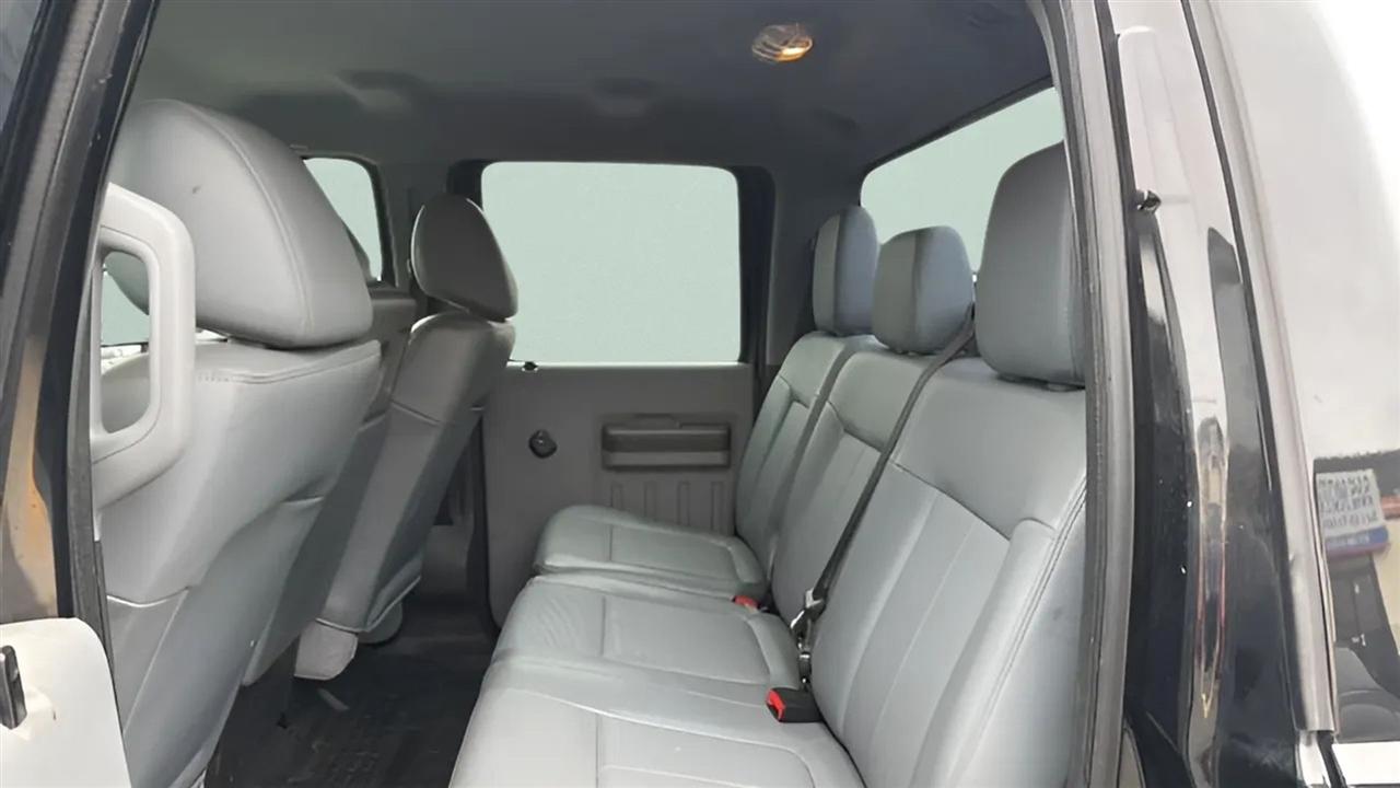 Ford Super Duty F-350 DRW 4WD Crew Cab 172" Lariat 2015