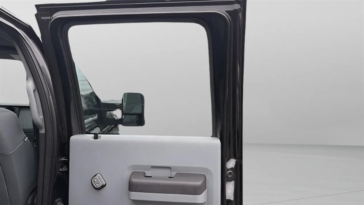 Ford Super Duty F-350 DRW 4WD Crew Cab 172" Lariat 2015