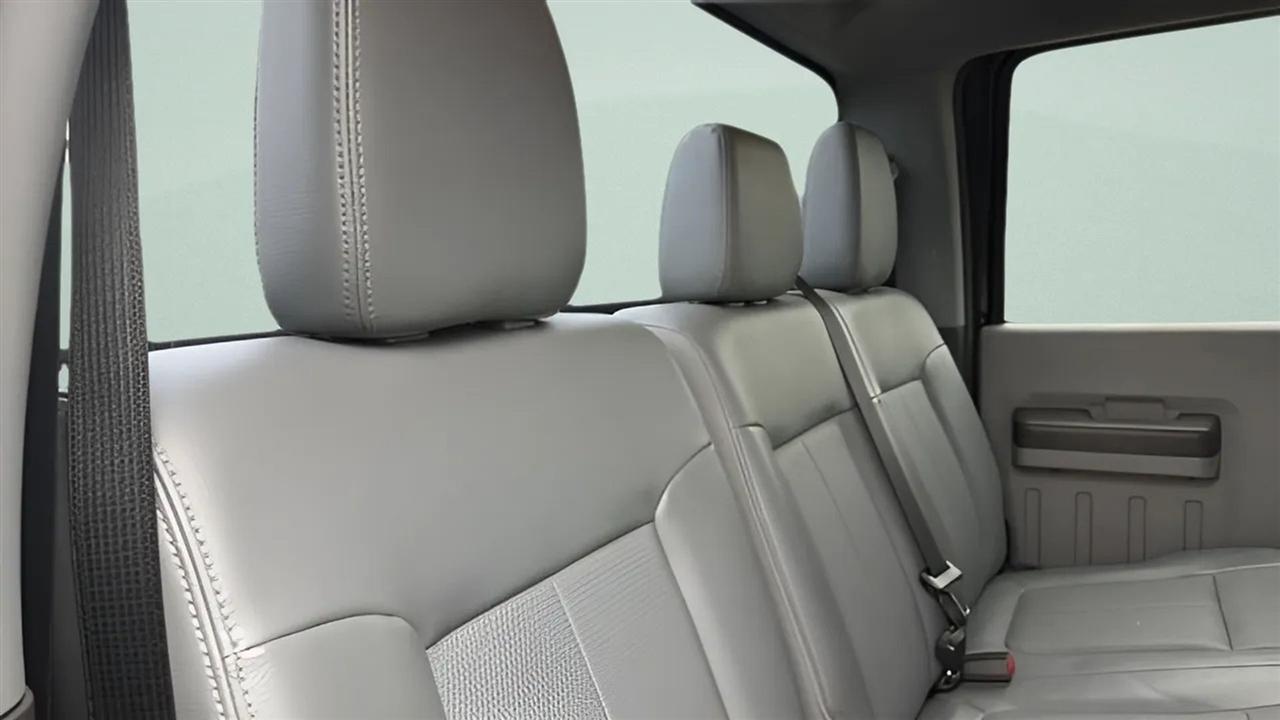 Ford Super Duty F-350 DRW 4WD Crew Cab 172" Lariat 2015