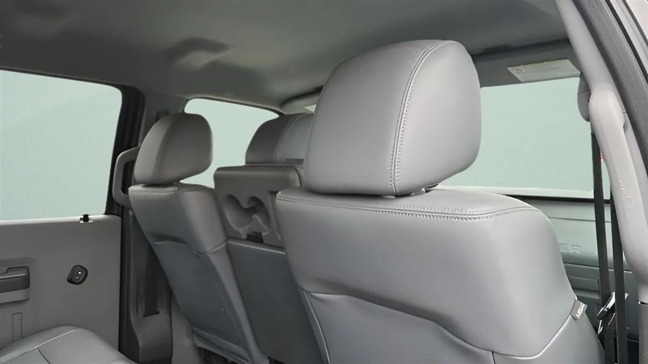 Ford Super Duty F-350 DRW 4WD Crew Cab 172" Lariat 2015