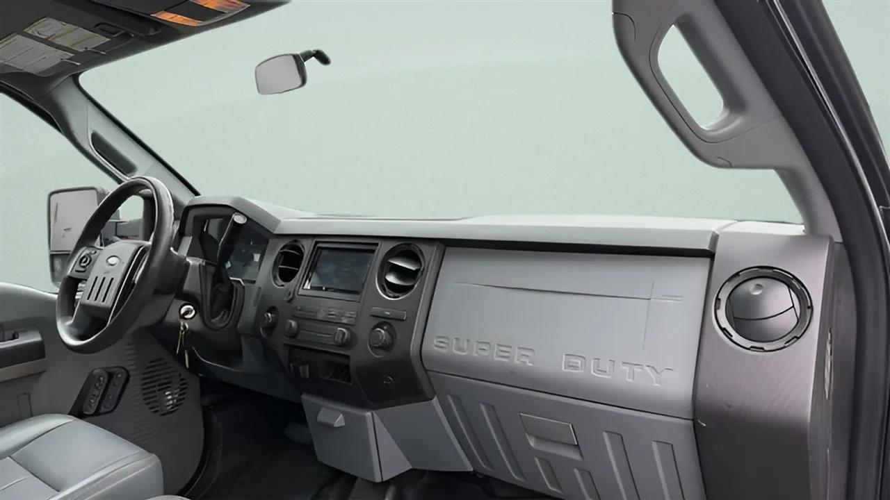 Ford Super Duty F-350 DRW 4WD Crew Cab 172" Lariat 2015