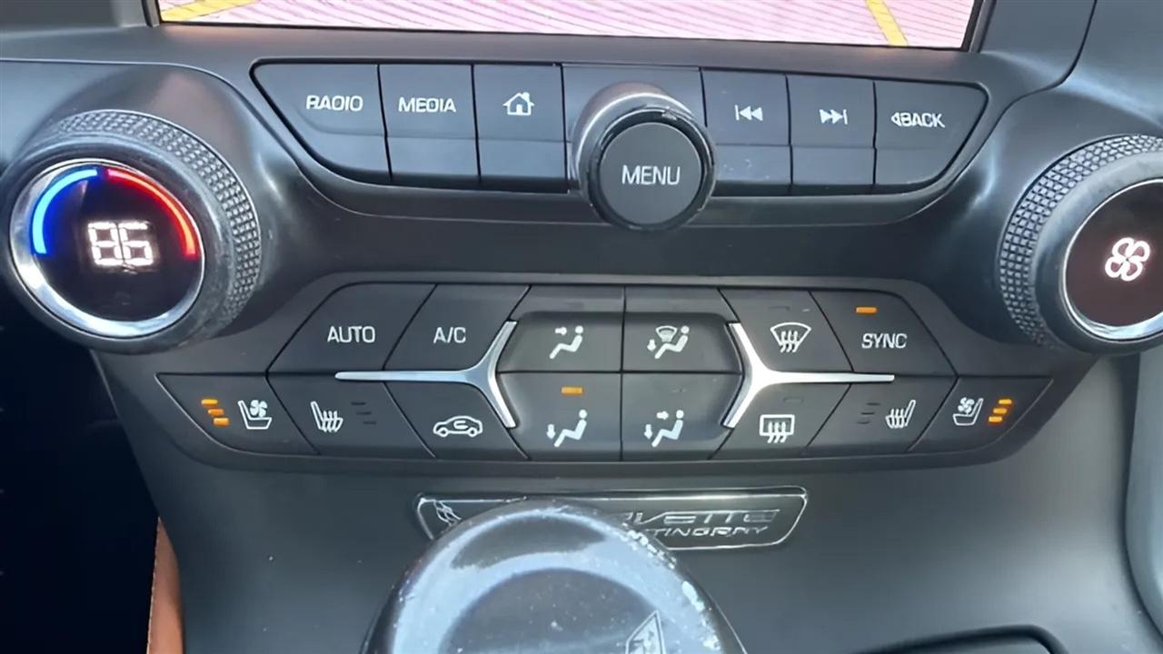 Chevrolet Corvette 2dr Stingray Z51 Cpe w/2LT 2015