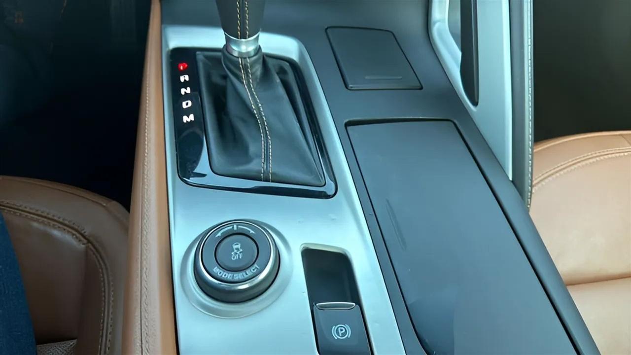 Chevrolet Corvette 2dr Stingray Z51 Cpe w/2LT 2015