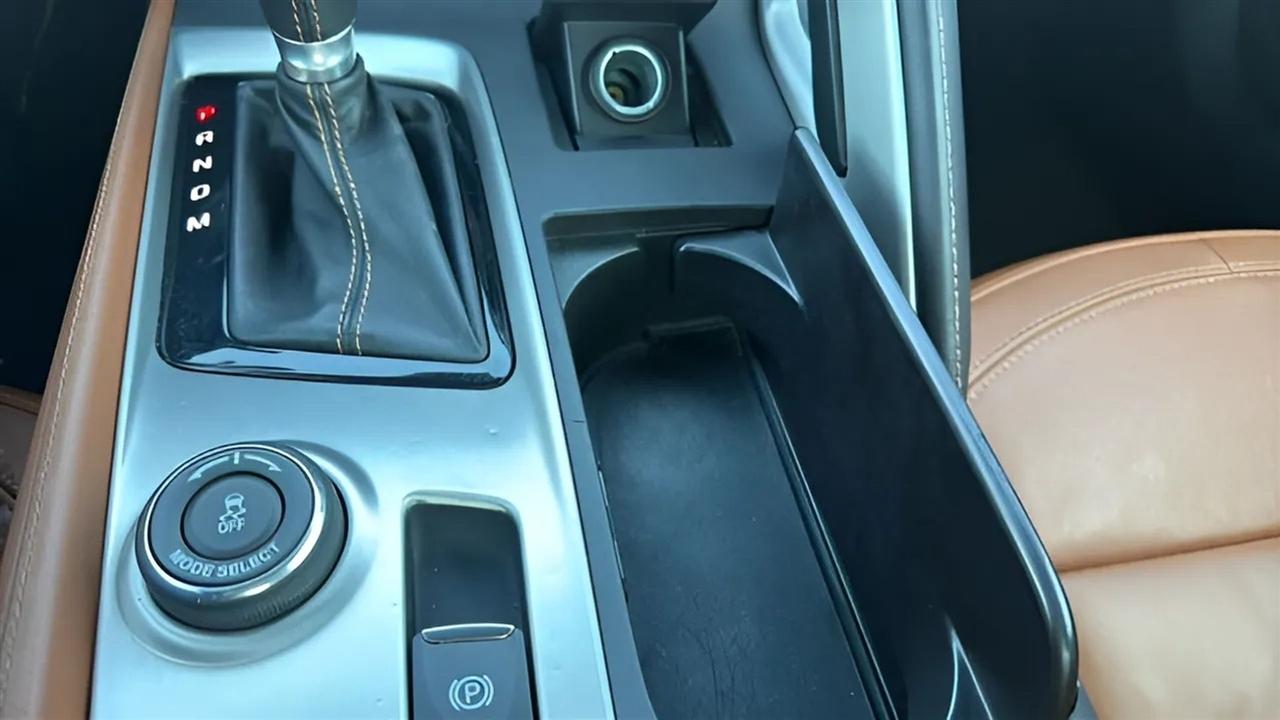 Chevrolet Corvette 2dr Stingray Z51 Cpe w/2LT 2015