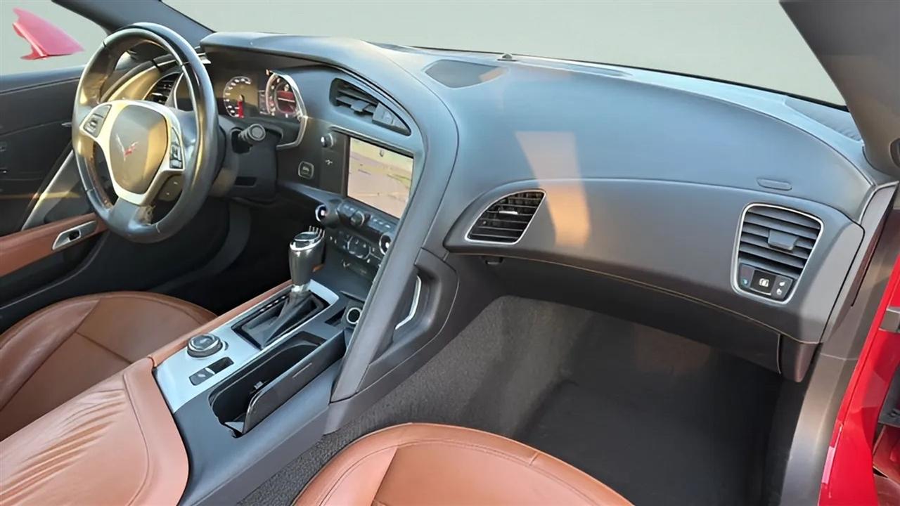 Chevrolet Corvette 2dr Stingray Z51 Cpe w/2LT 2015