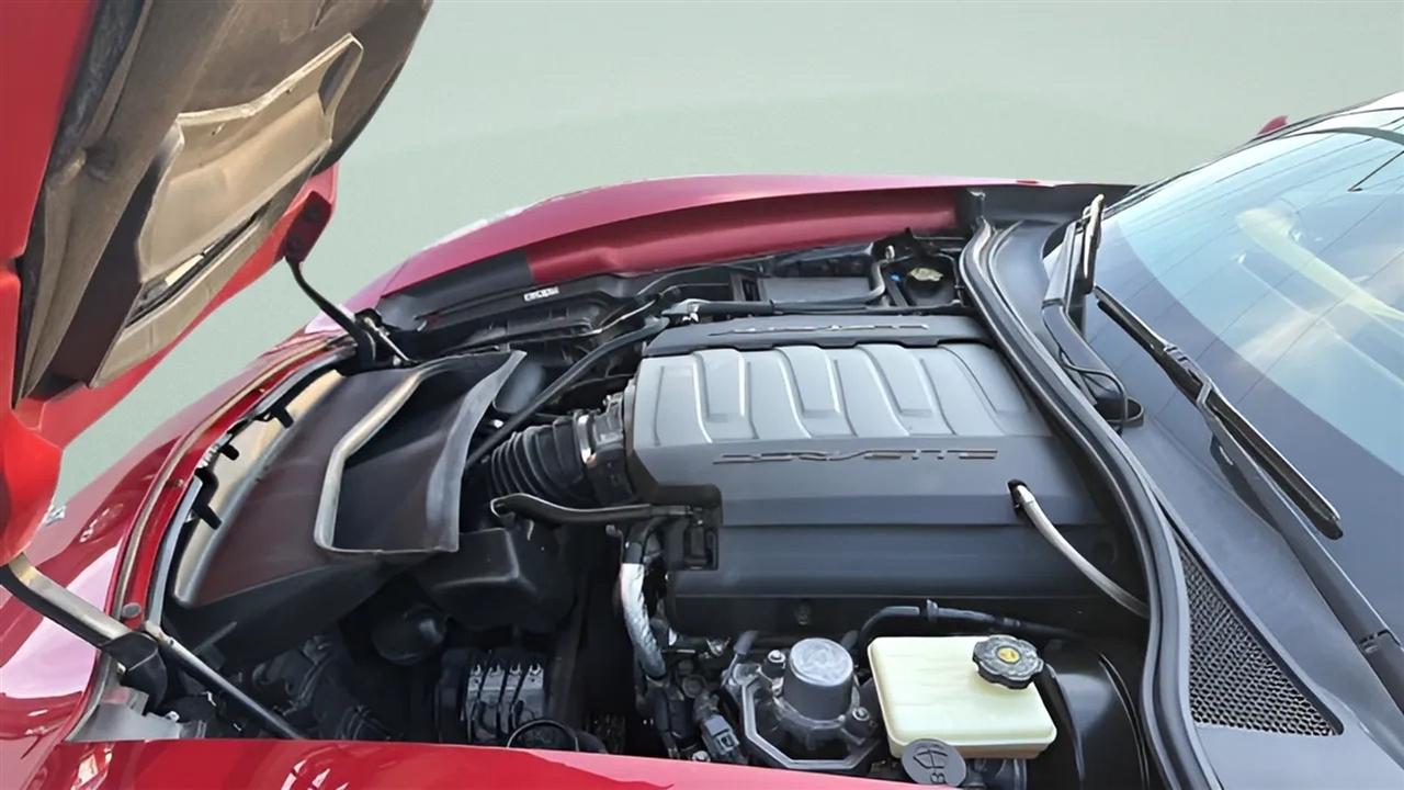 Chevrolet Corvette 2dr Stingray Z51 Cpe w/2LT 2015