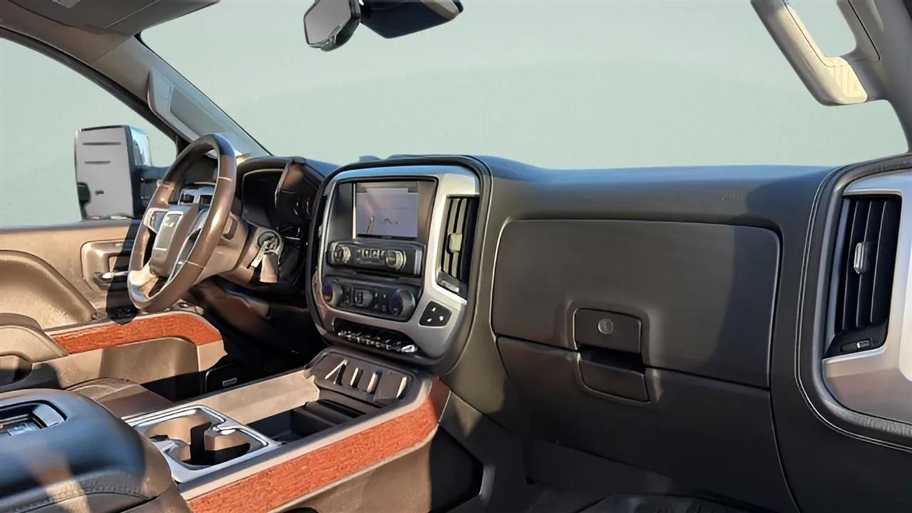 GMC Sierra 2500HD 4WD Crew Cab 153.7" SLT 2018