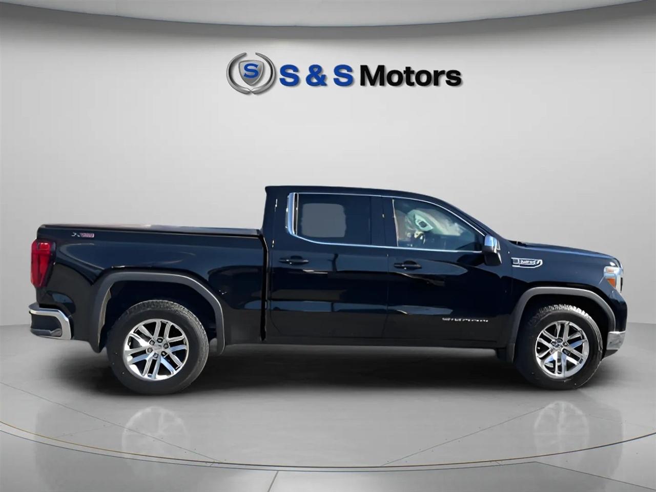 GMC Sierra 1500 4WD Crew Cab 147" SLE 2019