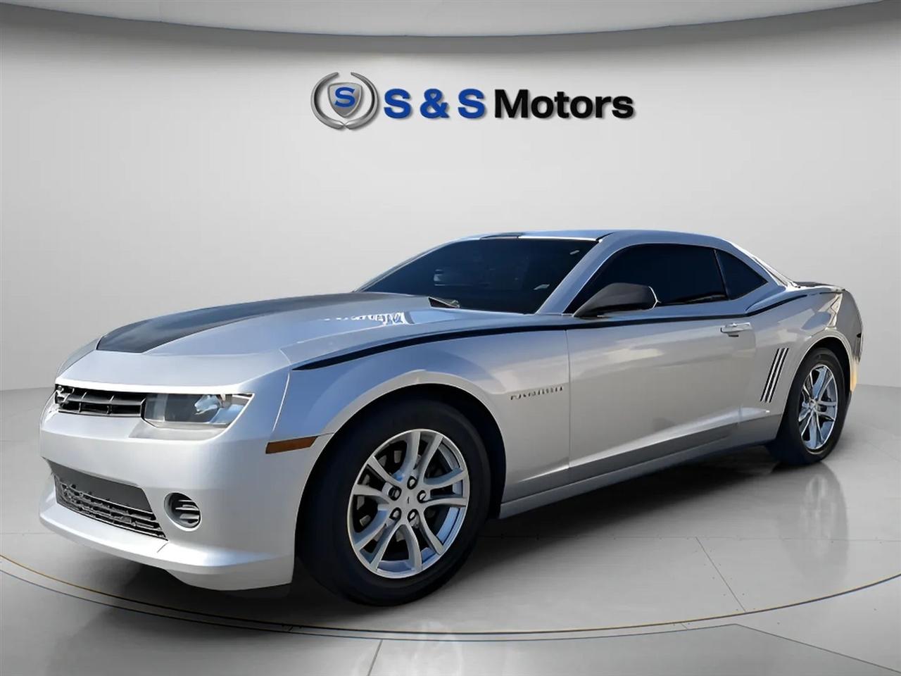 Chevrolet Camaro 2dr Cpe LS w/1LS 2015