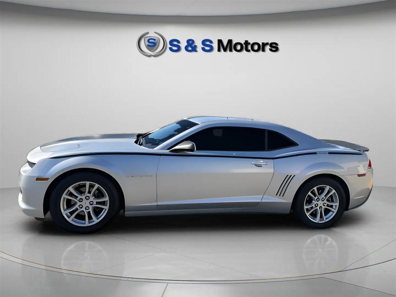 Chevrolet Camaro 2dr Cpe LS w/1LS 2015