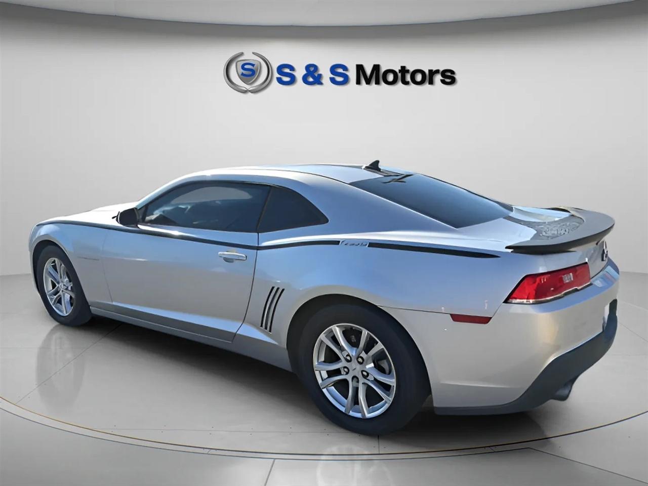 Chevrolet Camaro 2dr Cpe LS w/1LS 2015