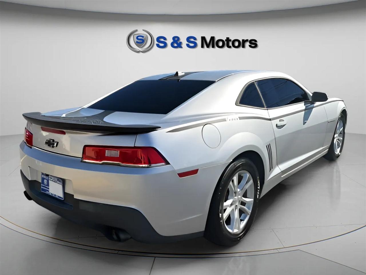 Chevrolet Camaro 2dr Cpe LS w/1LS 2015