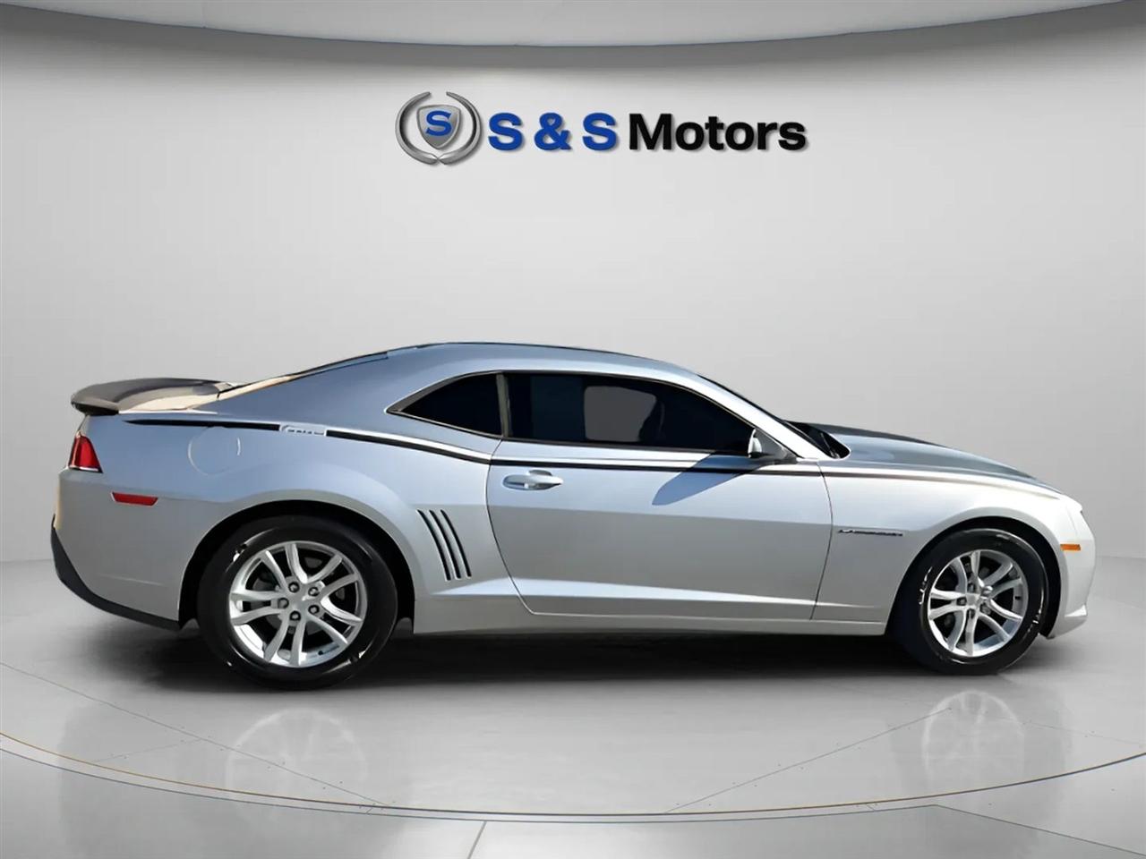 Chevrolet Camaro 2dr Cpe LS w/1LS 2015