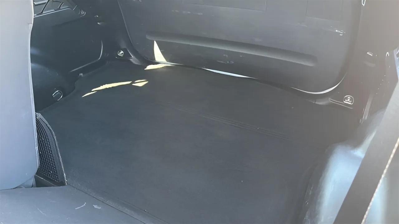 Toyota RAV4 LE FWD (Natl) 2017