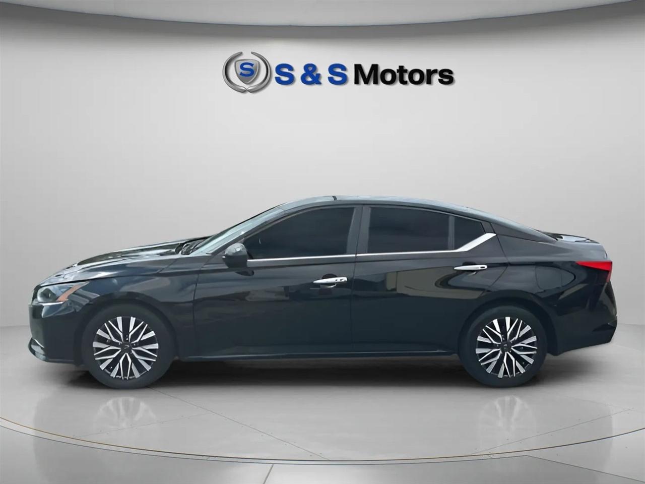 Nissan Altima 2.5 SV Sedan 2023