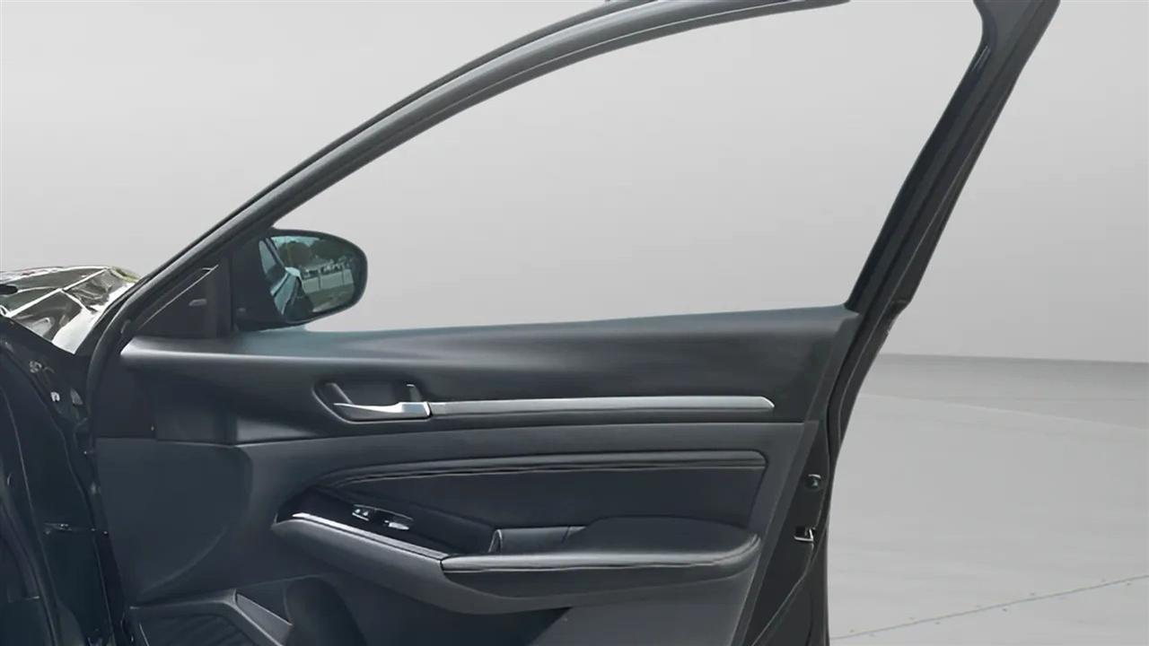 Nissan Altima 2.5 SV Sedan 2023