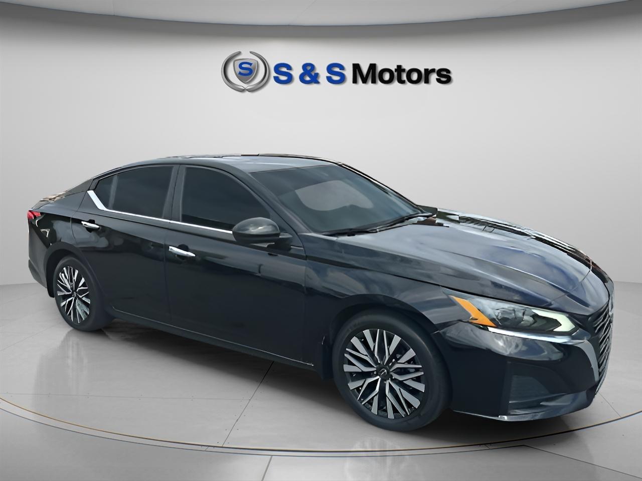 2023 Nissan Altima SV - Photo 9