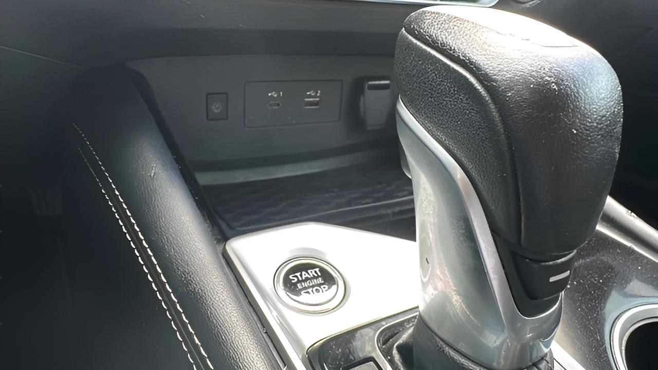 2023 Nissan Altima SV - Photo 19