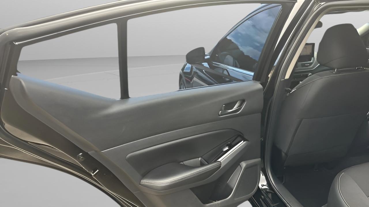 2023 Nissan Altima SV - Photo 29