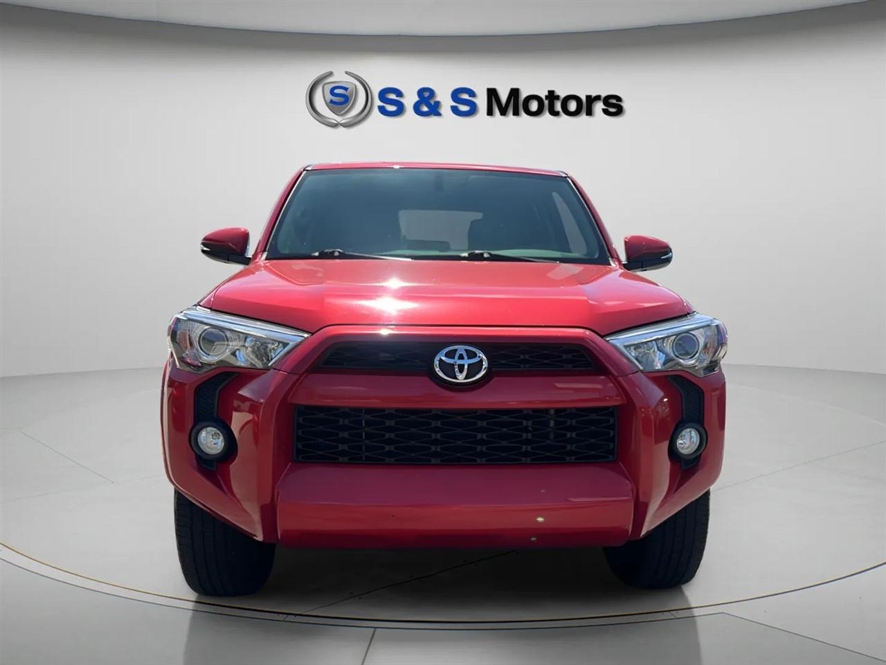 Toyota 4Runner SR5 2WD (Natl) 2017