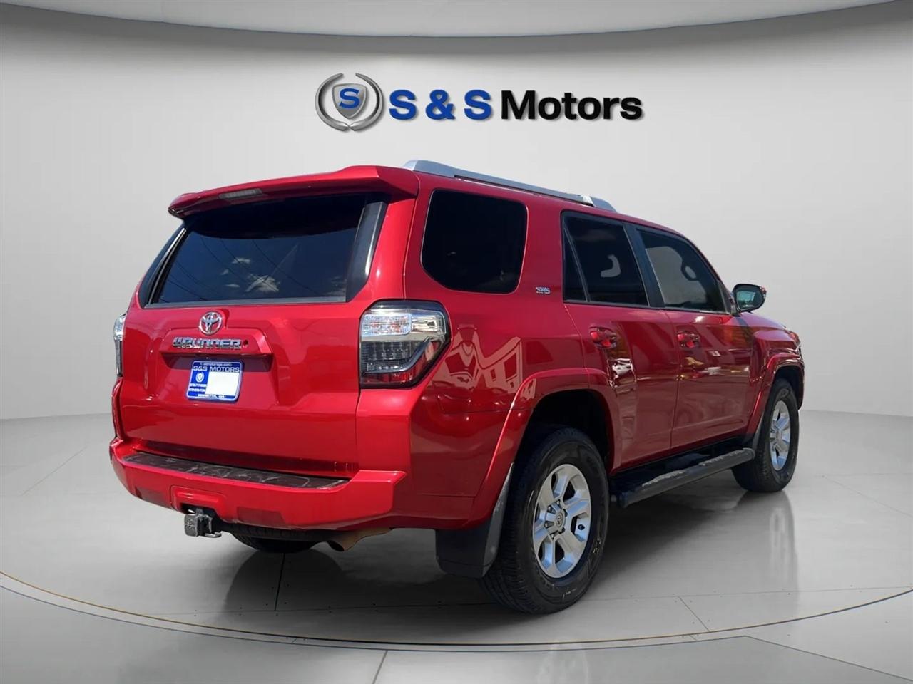 Toyota 4Runner SR5 2WD (Natl) 2017