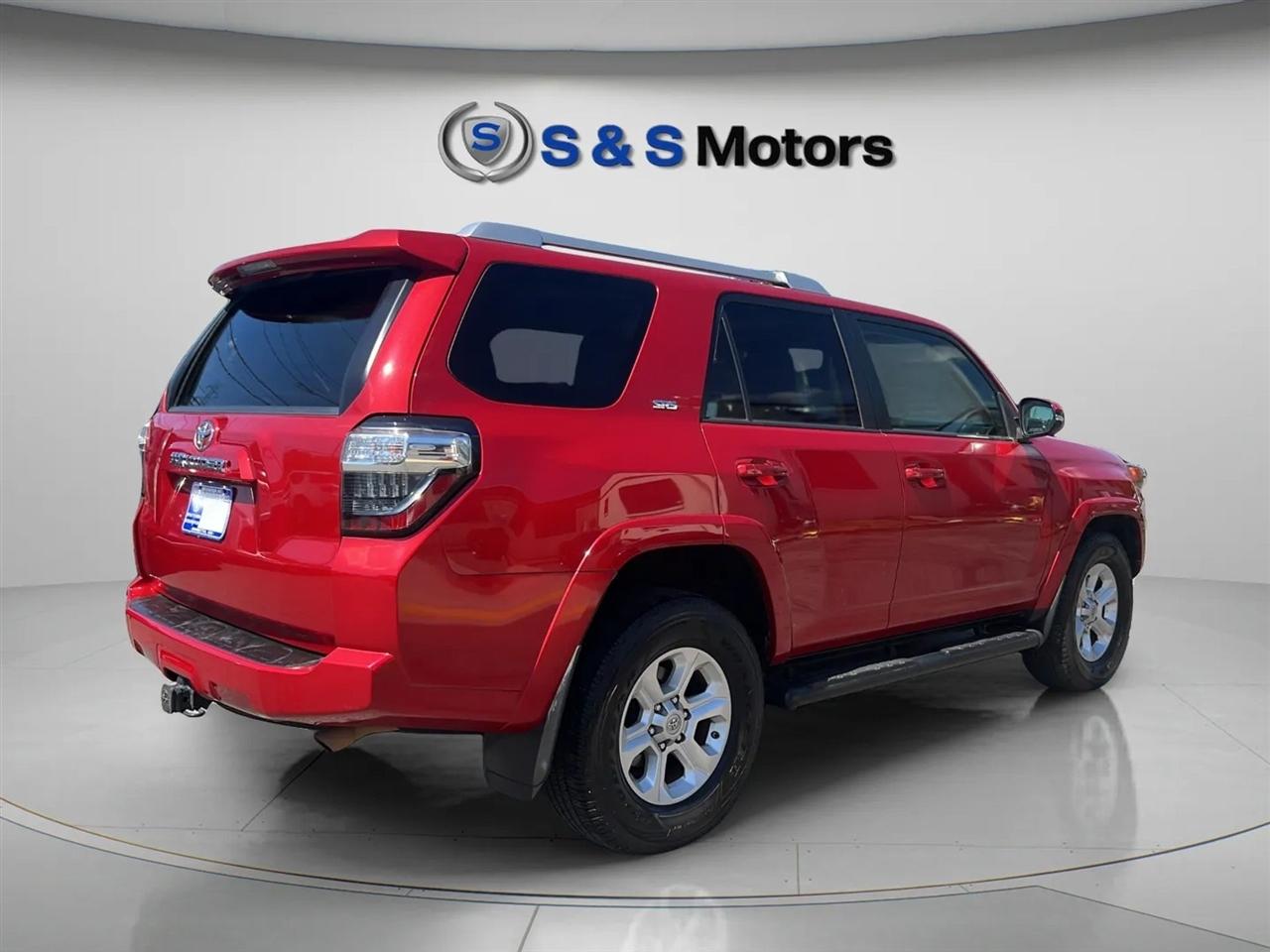 Toyota 4Runner SR5 2WD (Natl) 2017