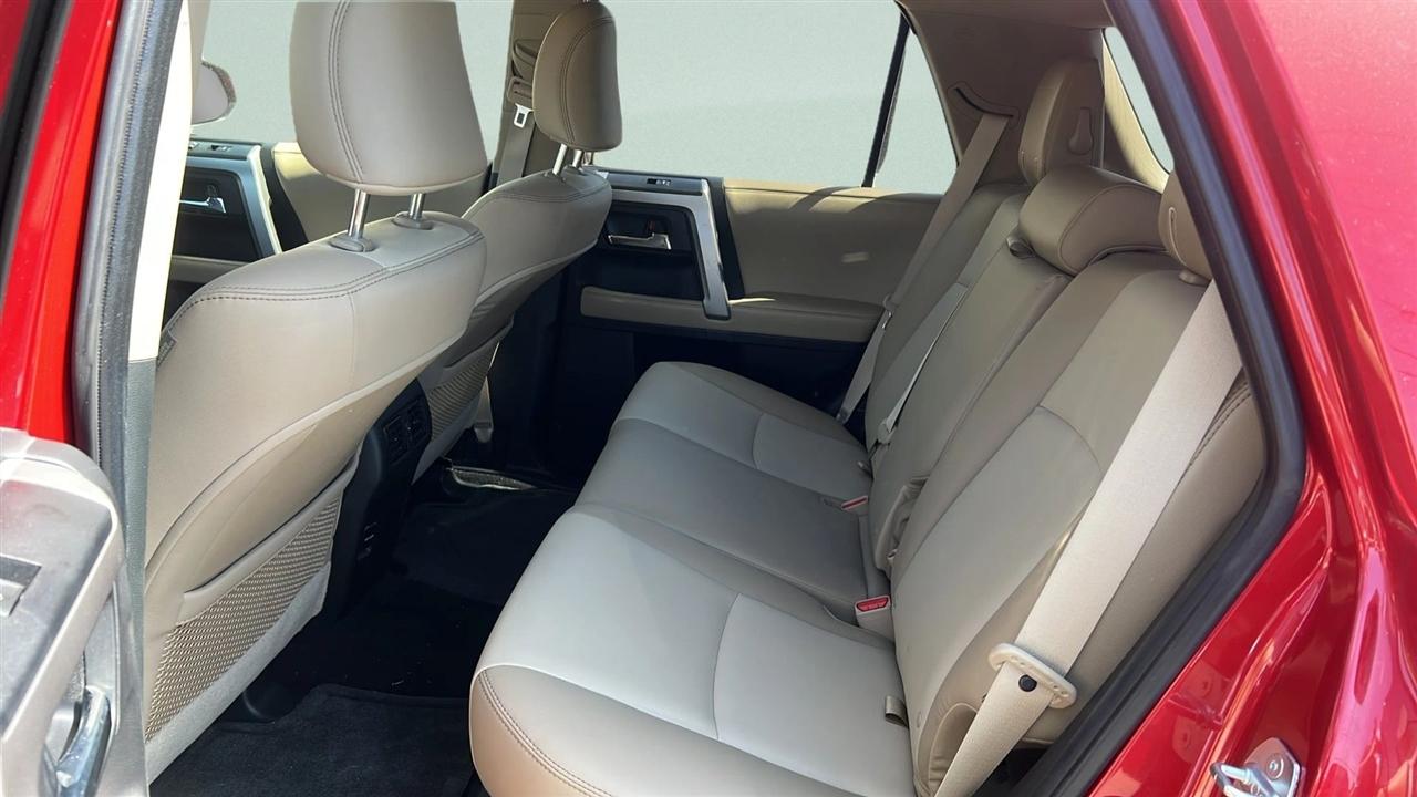 Toyota 4Runner SR5 2WD (Natl) 2017