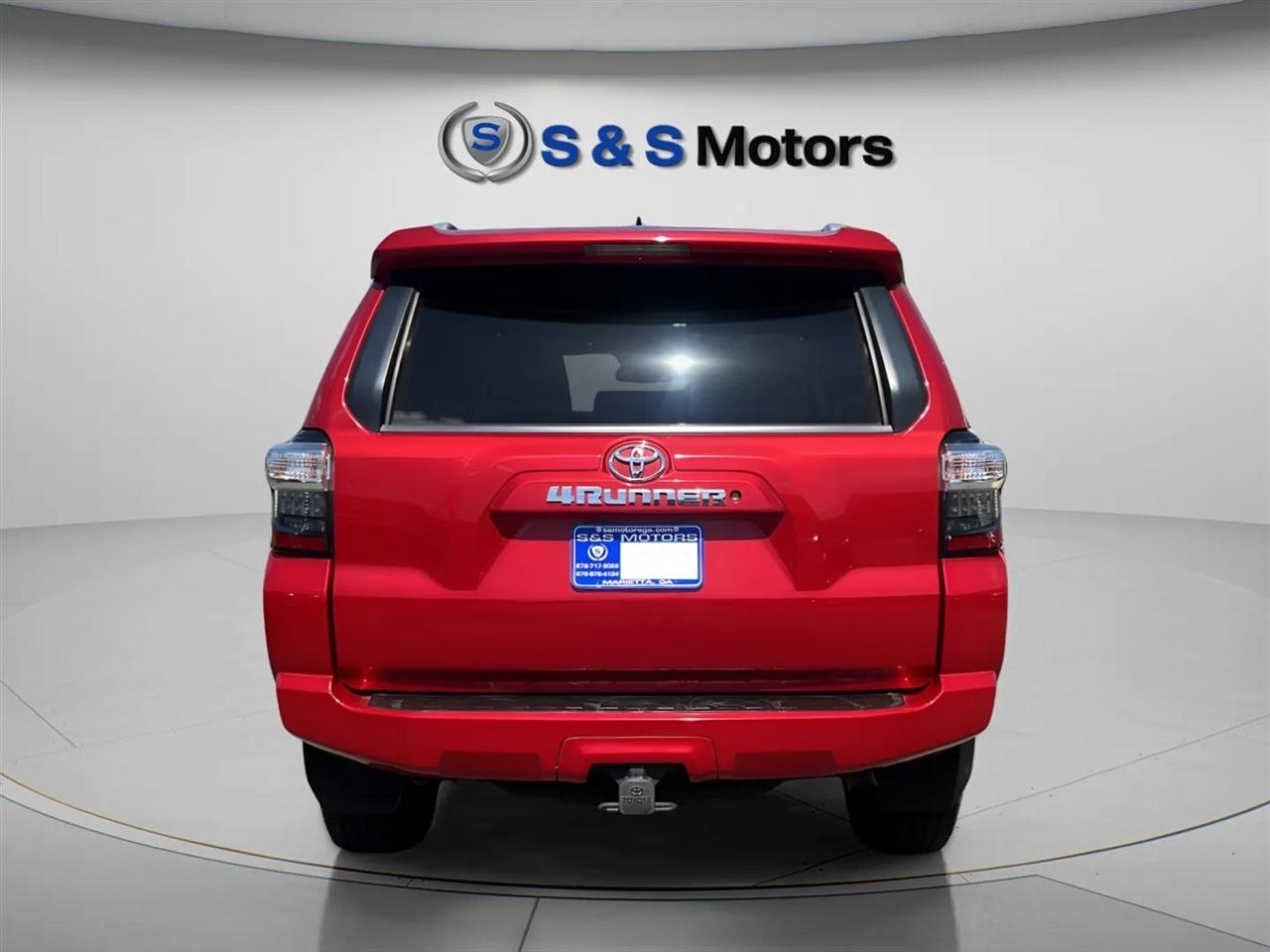 Toyota 4Runner SR5 2WD (Natl) 2017