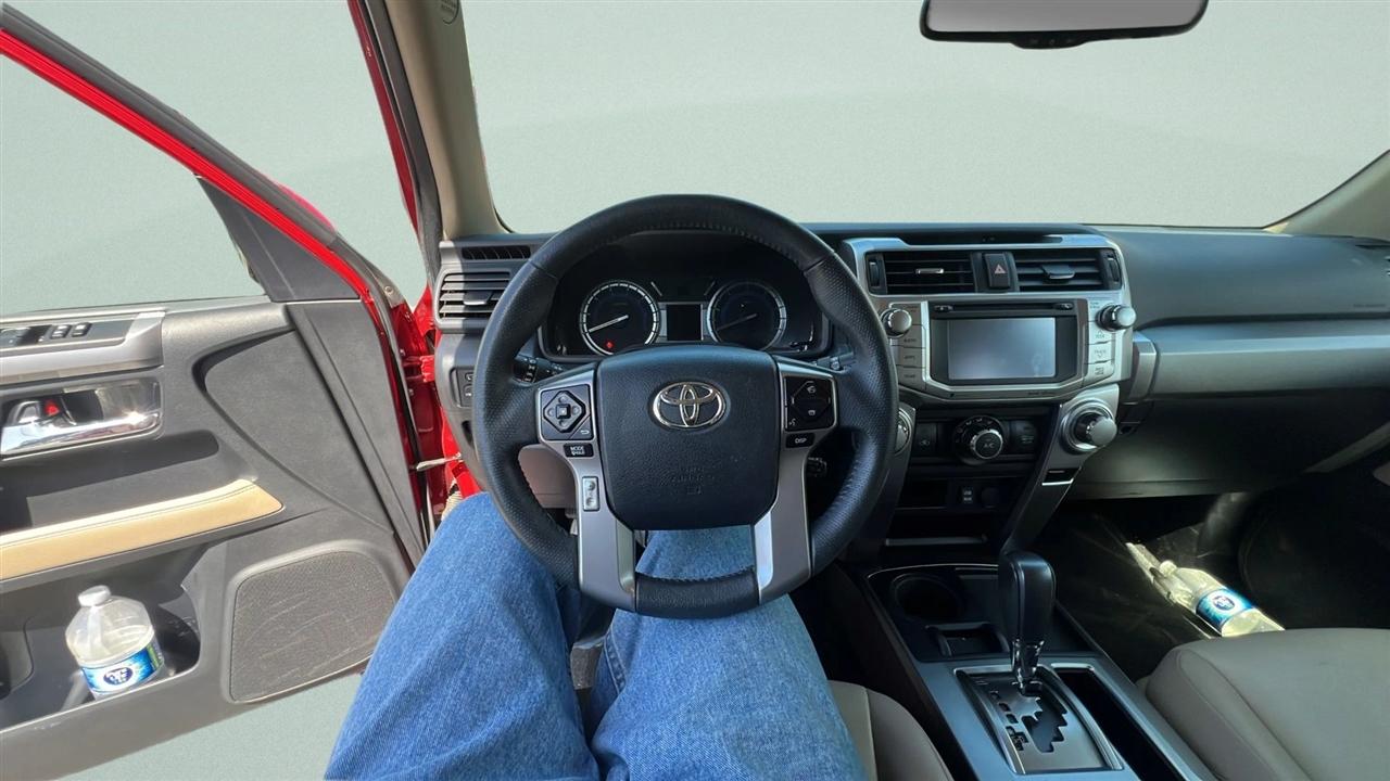 Toyota 4Runner SR5 2WD (Natl) 2017