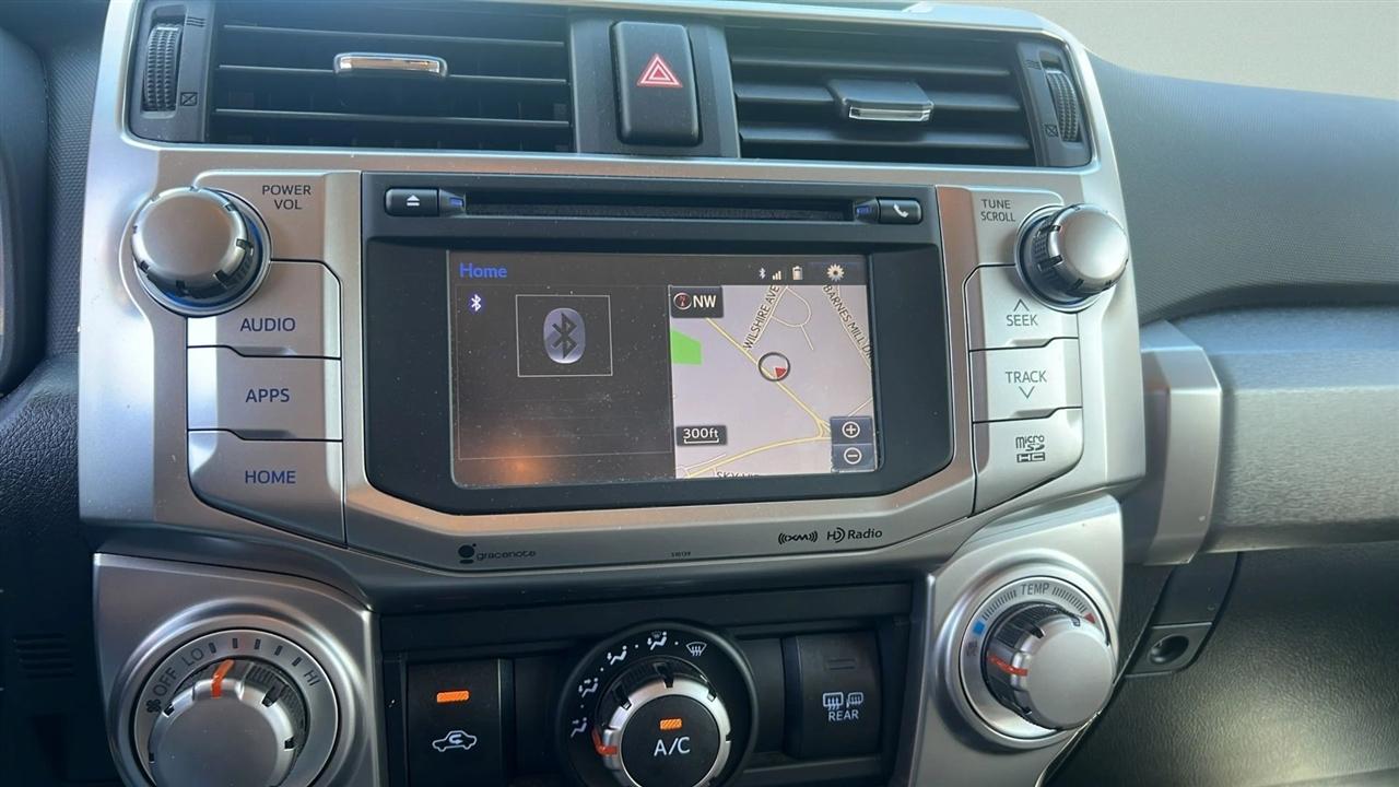 Toyota 4Runner SR5 2WD (Natl) 2017