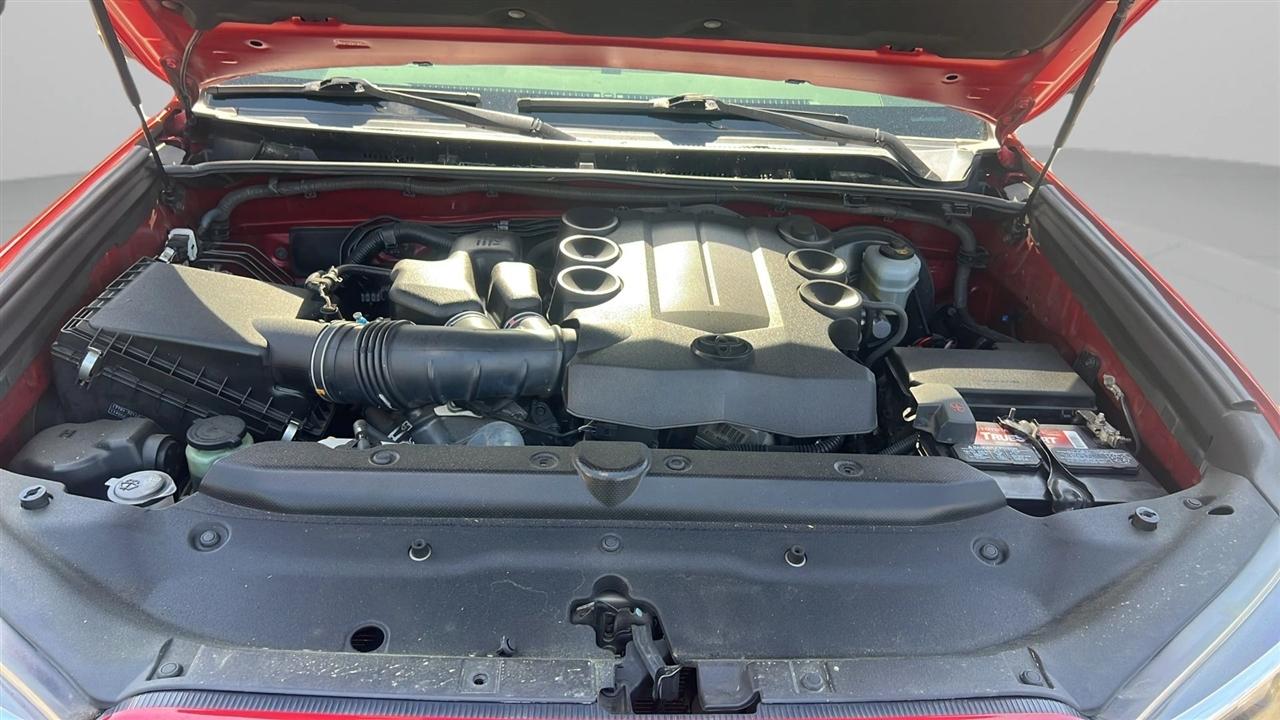 Toyota 4Runner SR5 2WD (Natl) 2017