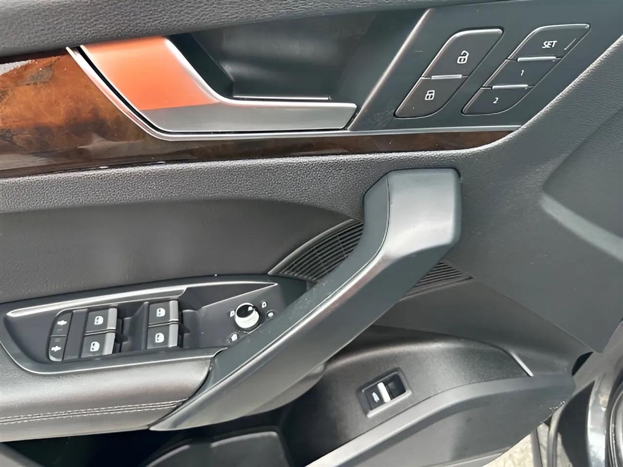 Audi Q5 Premium Plus 45 TFSI quattro 2019