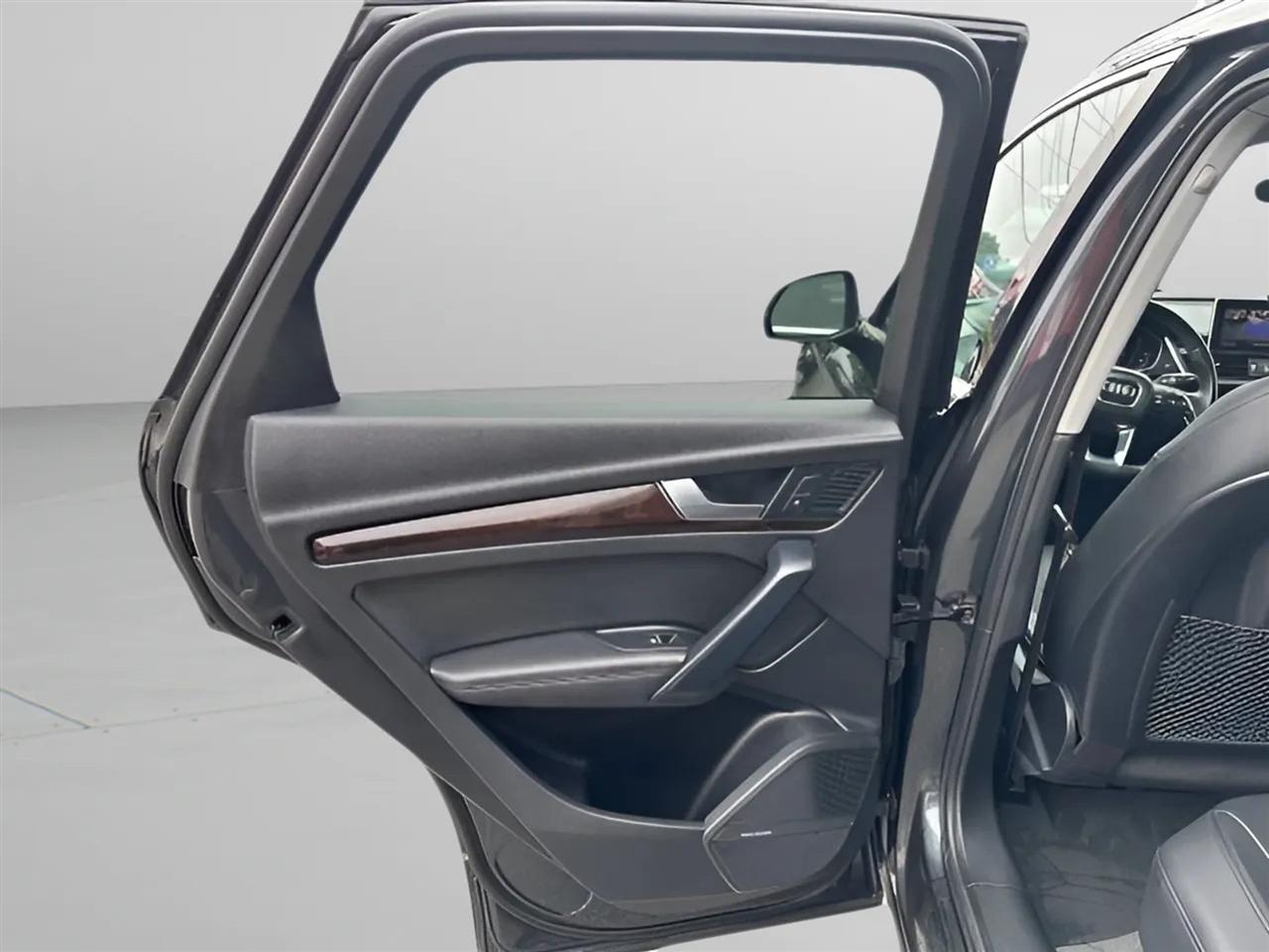 Audi Q5 Premium Plus 45 TFSI quattro 2019