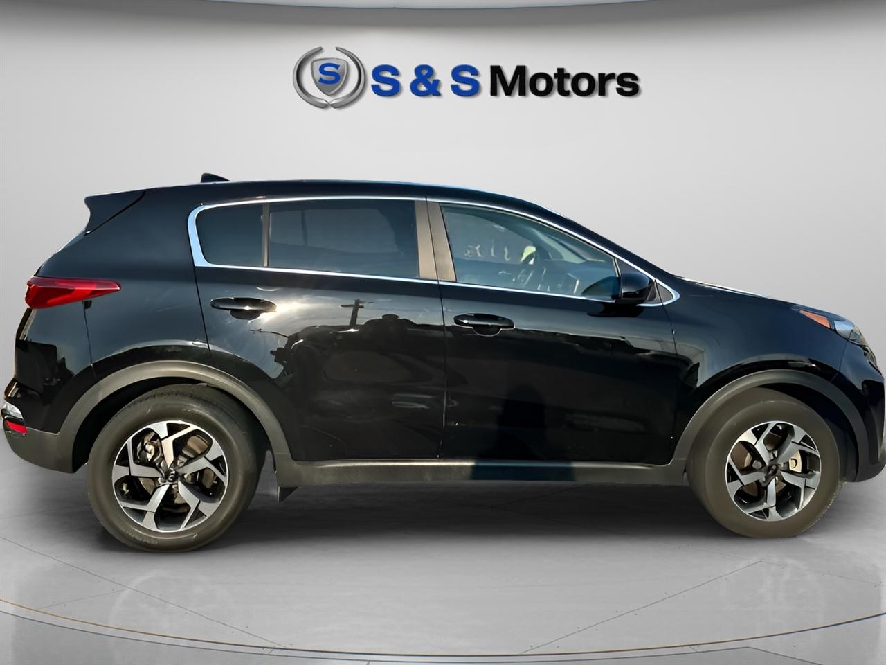2022 Kia Sportage LX - Photo 9