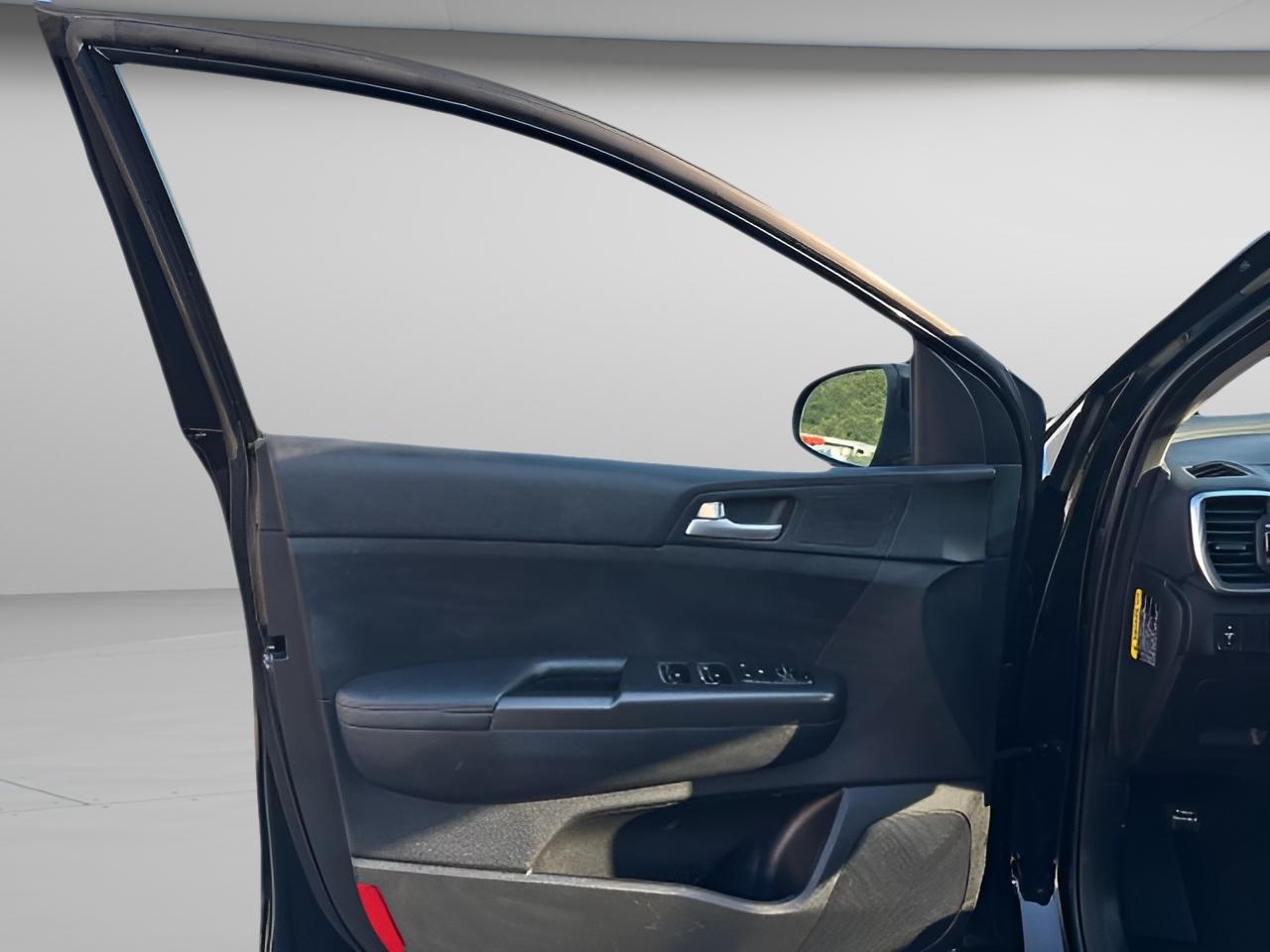 2022 Kia Sportage LX - Photo 15