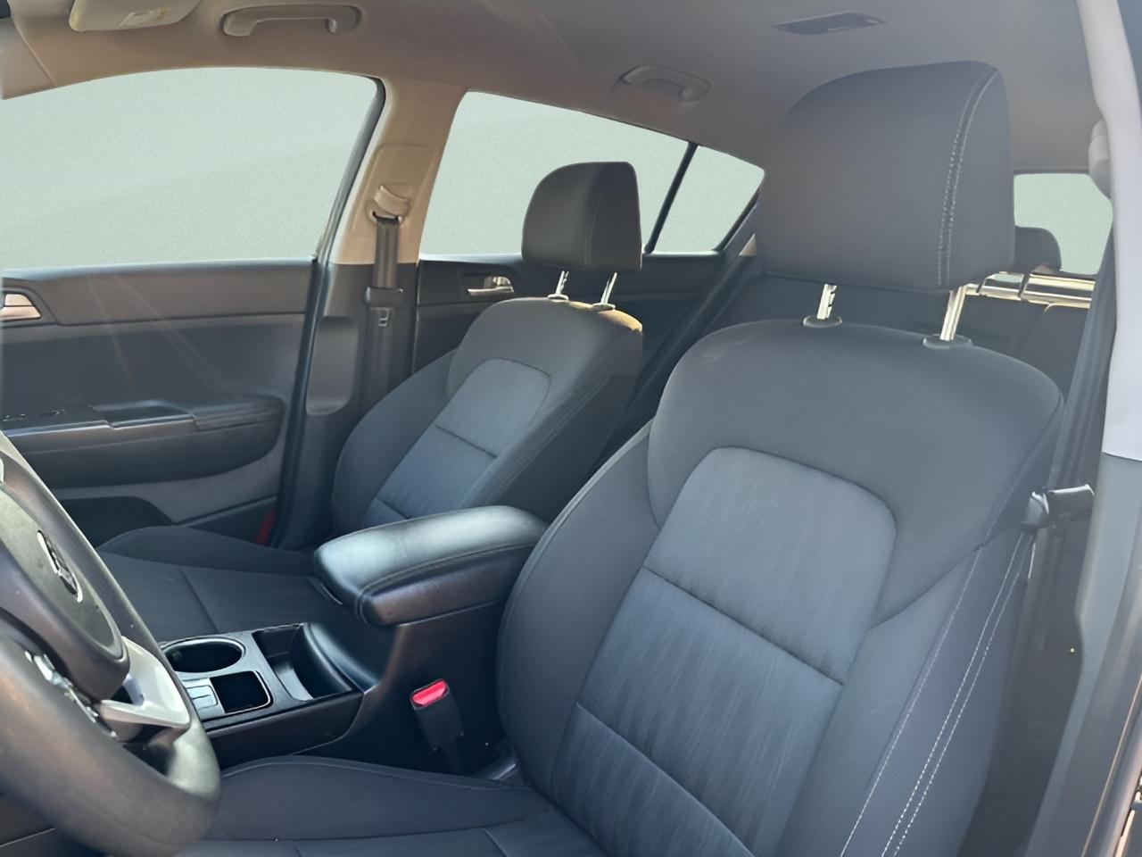 2022 Kia Sportage LX - Photo 17