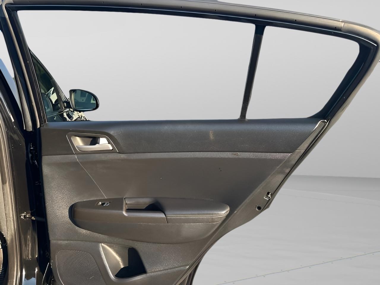 2022 Kia Sportage LX - Photo 34
