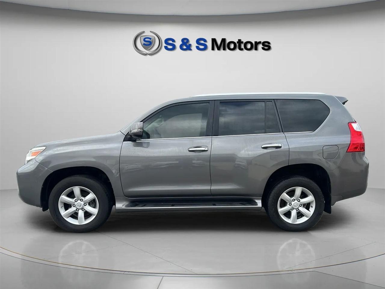 Lexus GX 460 4WD 4dr 2011